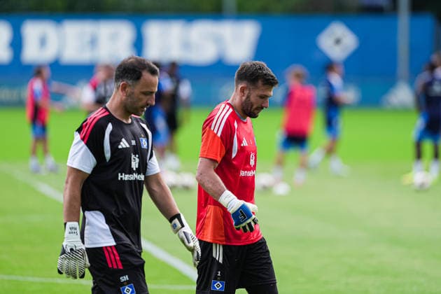 Sven Höh (Hamburger SV, Torwart-Trainer), Daniel Heuer Fernandes (Hamburger SV, 01) GER, Training Hamburger SV, Fussball, 1. Bundesliga, Saison 2026 2027, 13.07.2026 GER, Training Hamburger SV, Fussball, 1. Bundesliga, Saison 2026 2027, 13.07.2026 Hamburg *** Sven Höh, Hamburger SV, Goalkeeper Coach; Daniel Heuer Fernandes, Hamburger SV, 01 GER, Hamburger SV Training, Soccer, Bundesliga 1, 2026–2027 Season, July 13, 2026 GER, Training at Hamburger SV, Soccer, Bundesliga 1, 2026–2027 Season, July 13, 2026 Hamburg Copyright: xEibner-Pressefoto MarcelxvonxFehrnx EP_MFN