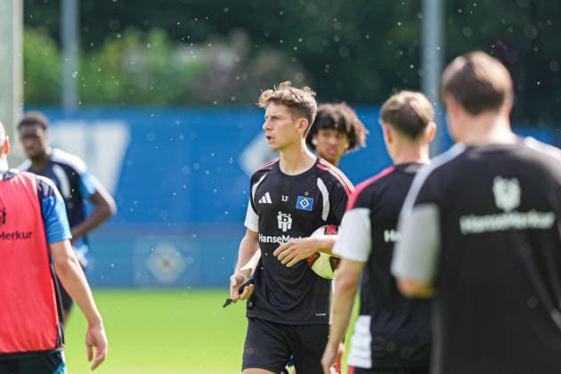 Loic FavÃ (Hamburger SV, Co-Trainer) GER, Training Hamburger SV, Fussball, 1. Bundesliga, Saison 2026 2027, 13.07.2026 GER, Training Hamburger SV, Fussball, 1. Bundesliga, Saison 2026 2027, 13.07.2026 Hamburg *** Loic Favo Hamburger SV, Assistant Coach (GER), Hamburger SV Training, Soccer, Bundesliga 1, 2026–2027 Season, July 13, 2026 (GER), Hamburger SV Training, Soccer, Bundesliga 1, 2026–2027 Season, July 13, 2026, Hamburg Copyright: xEibner-Pressefoto MarcelxvonxFehrnx EP_MFN