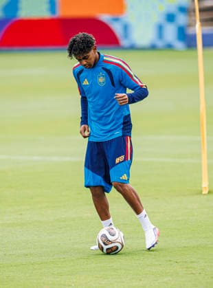 Spain national team, Nationalteam World Cup 13 07 2026 Lamine Yamal of Spain controls the ball during the Spanish national team s training session at Cotton Bowl in Dallas, United States of America on July 13, 2026. Photo (PGS Photo Agency) Dallas usa Copyright: xPGSxPhotoxAgencyx