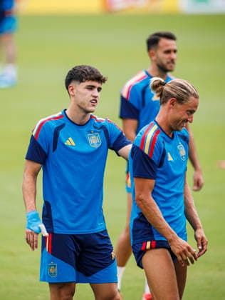 Spain national team, Nationalteam World Cup 13 07 2026 Pau Cubarsi of Spain (L) and Marcos Llorente of Spain (R) during the Spanish national team s training session at Cotton Bowl in Dallas, United States of America on July 13, 2026. Photo (PGS Photo Agency) Dallas usa Copyright: xPGSxPhotoxAgencyx