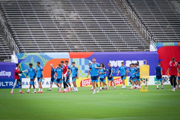 USA: Fußball FIFA World Cup, WM, Weltmeisterschaft, Fussball 2026 Halbfinale Matchday -1 Training Spanien Cotton Bowl Stadium (Dallas, Dallas County, Texas): Team betritt den Platz *** USA Soccer 2026 FIFA World Cup Semifinals Matchday 1 Training Spain Cotton Bowl Stadium Dallas, Dallas County, Texas Team takes the field Copyright: xJOERANxSTEINSIEKx