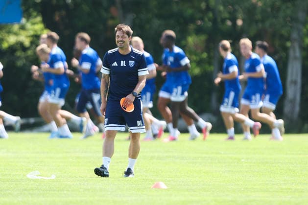 13.07.2026, Fussball, Herren, Regionalliga Nord, Training, BSV Kickers Emden Trainer Björn Lindemann (BSV Kickers Emden) *** July 13, 2026, Soccer, Men s, Regionalliga Nord, Practice, BSV Kickers Emden Coach Björn Lindemann BSV Kickers Emden