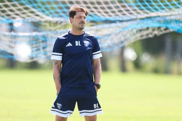 13.07.2026, Fussball, Herren, Regionalliga Nord, Training, BSV Kickers Emden Trainer Björn Lindemann (BSV Kickers Emden) *** July 13, 2026, Soccer, Men s, Regionalliga Nord, Practice, BSV Kickers Emden Coach Björn Lindemann BSV Kickers Emden