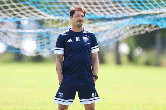 13.07.2026, Fussball, Herren, Regionalliga Nord, Training, BSV Kickers Emden Trainer Björn Lindemann (BSV Kickers Emden) *** July 13, 2026, Soccer, Men s, Regionalliga Nord, Practice, BSV Kickers Emden Coach Björn Lindemann BSV Kickers Emden