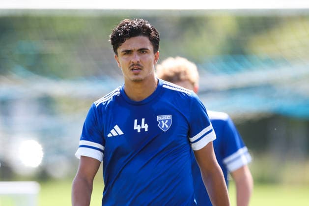 13.07.2026, Fussball, Herren, Regionalliga Nord, Training, BSV Kickers Emden Jamil Najjar (blau 44 BSV Kickers Emden) *** July 13, 2026, Soccer, Men s, Regionalliga Nord, Practice, BSV Kickers Emden Jamil Najjar blue 44 BSV Kickers Emden