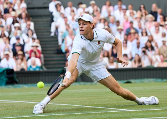 2026 Wimbledon, July 12, Mens Final LONDON, - JULY 12: Jannik Sinner of Italy plays a shot against Alexander Zverev of Germany during the 2026 Wimbledon, July 12, Mens Final at The all England club, Wimbledon on July 12, 2026 in London, GBR. London The all England club, Wimbledon GBR Copyright: xPeterxvanxdenxBerg ISIxPhotosx 9500