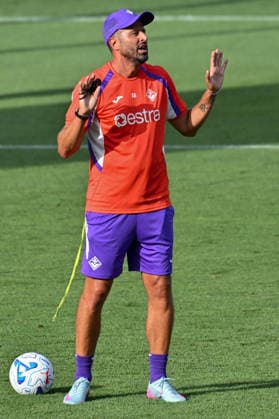 foto IPP lisa guglielmi Firenze 13-07-2026 ritiro precampionato serie a 2026-2027 allenamento fiorentina nella foto Fabio Grosso (allenatore Fiorentina) italy photo press world copyright italy ITALY  Copyright: xR4924_italyphotopressx