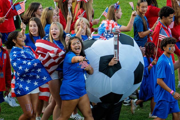 260713 Deltagare fran USA under invigningen av Gothia Cup den 13 juli 2026 i Göteborg. *** July 13, 2026: Participants from the U.S. at the opening ceremony of the Gothia Cup on July 13, 2026, in Gothenburg  Copyright: NICKLASxELMRIN BB260713NE008