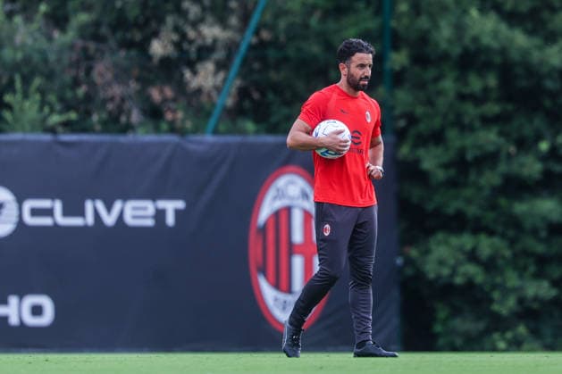 AC Milan 2026 27 - Training Session - 13 07 2026 Ruben Amorim Head Coach of AC Milan looks on during Training Session AC Milan 2026 27 at Milanello in Milan, Italy *** AC Milan 2026-27 Training Session, July 13, 2026: Ruben Amorim, head coach of AC Milan, watches during the AC Milan 2026-27 training session at Milanello in Milan, Italy Copyright: xBEAUTIFULxSPORTS Carabellix