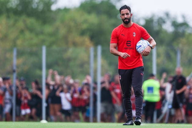 AC Milan 2026 27 - Training Session - 13 07 2026 Ruben Amorim Head Coach of AC Milan looks on during Training Session AC Milan 2026 27 at Milanello in Milan, Italy *** AC Milan 2026-27 Training Session, July 13, 2026: Ruben Amorim, head coach of AC Milan, watches during the AC Milan 2026-27 training session at Milanello in Milan, Italy Copyright: xBEAUTIFULxSPORTS Carabellix