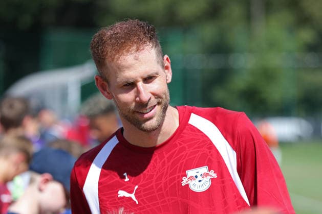 Bundesliga: Auftakttraining von RB Leipzig, 13.07.2026 Torwart Peter Gulacsi (1, RB Leipzig). Fußball-Bundesliga, Saison 2026 2027: Auftaktraining von RB Leipzig am 13.07.2026 im RB-Trainingszentrum am Cottaweg. *** RB Leipzig s Bundesliga preseason training session, July 13, 2026; Goaltender Peter Gulacsi 1, RB Leipzig Soccer Bundesliga, 2026–2027 season; RB Leipzig s preseason training session on July 13, 2026, at the RB Training Center on Cottaweg Copyright: xBEAUTIFULxSPORTS JanxKaeferx
