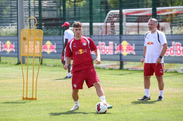 13.07.2026, xtgx, Fussball 1. Bundesliga, RB Leipzig Auftakttraining und Pressekonferenz emspor, v.l. Brajan Gruda (Leipzig, 10) (DFL DFB REGULATIONS PROHIBIT ANY USE OF PHOTOGRAPHS as IMAGE SEQUENCES and or QUASI-VIDEO) Leipzig *** July 13, 2026, xtgx, Soccer 1st Bundesliga, RB Leipzig Season-Opener Training and Press Conference emspor, v l Brajan Gruda Leipzig, 10 DFL DFB REGULATIONS PROHIBIT ANY USE OF PHOTOGRAPHS as IMAGE SEQUENCES and or QUASI-VIDEO Leipzig