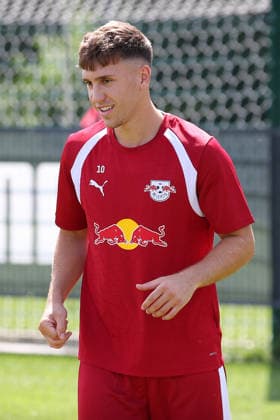 13.07.2026, xtgx, Fussball 1. Bundesliga, RB Leipzig Auftakttraining und Pressekonferenz emspor, v.l. Brajan Gruda (Leipzig, 10) (DFL DFB REGULATIONS PROHIBIT ANY USE OF PHOTOGRAPHS as IMAGE SEQUENCES and or QUASI-VIDEO) Leipzig *** July 13, 2026, xtgx, Soccer 1st Bundesliga, RB Leipzig Season-Opener Training and Press Conference emspor, v l Brajan Gruda Leipzig, 10 DFL DFB REGULATIONS PROHIBIT ANY USE OF PHOTOGRAPHS as IMAGE SEQUENCES and or QUASI-VIDEO Leipzig