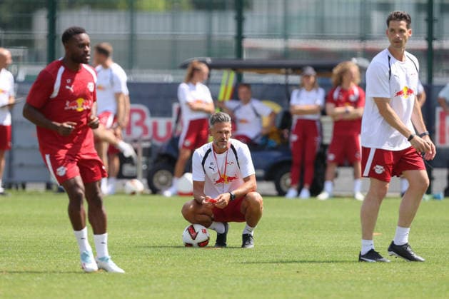 13.07.2026, xtgx, Fussball 1. Bundesliga, RB Leipzig Auftakttraining und Pressekonferenz emspor, v.l. Martin Demichelis (Leipzig, Trainer) (DFL DFB REGULATIONS PROHIBIT ANY USE OF PHOTOGRAPHS as IMAGE SEQUENCES and or QUASI-VIDEO) Leipzig *** July 13, 2026, xtgx, Soccer 1st Bundesliga, RB Leipzig Season-Opening Training and Press Conference emspor, from left: Martin Demichelis, Leipzig, Coach DFL DFB REGULATIONS PROHIBIT ANY USE OF PHOTOGRAPHS AS IMAGE SEQUENCES AND OR QUASI-VIDEO Leipzig
