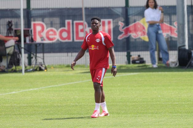 13.07.2026, xtgx, Fussball 1. Bundesliga, RB Leipzig Auftakttraining und Pressekonferenz emspor, v.l. Suleman Sani (Leipzig, 18) (DFL DFB REGULATIONS PROHIBIT ANY USE OF PHOTOGRAPHS as IMAGE SEQUENCES and or QUASI-VIDEO) Leipzig *** July 13, 2026, xtgx, Soccer 1st Bundesliga, RB Leipzig Season-Opening Training and Press Conference emspor, v l Suleman Sani Leipzig, 18 DFL DFB REGULATIONS PROHIBIT ANY USE OF PHOTOGRAPHS as IMAGE SEQUENCES and or QUASI-VIDEO Leipzig