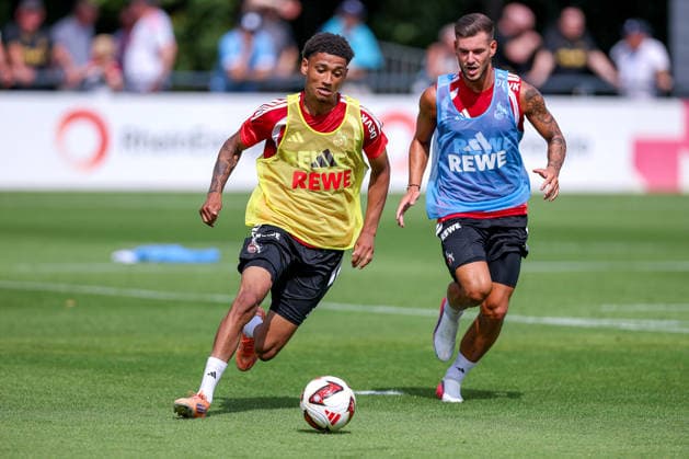 13.07.2026, Fußball, Trainingsauftakt 1.FC Köln, 1. Fußball Bundesliga, Geißbockheim, Saison 2026 2027: Nilas Yacobi (1.FC II) im Zweikampf gegen Tom Krauß (1FC Koeln 05) Die Spieler in Aktion beim ersten Training der neuen Saison 26 27 DFB regulations prohibit any use of photographs as image sequences and or quasi-video. Nordrhein-Westfalen Deutschland *** July 13, 2026, Soccer, 1. FC Köln s Season Kickoff, Bundesliga 1, Geißbockheim, 2026–2027 Season: Nilas Yacobi of 1 FC II in a tackle against Tom Krauß of 1 FC Köln 05. Players in action during the first training session of the new 2026–2027 season. DFB regulations prohibit any use of photographs as image sequences and or quasi-video. North Rhine-Westphalia, Germany