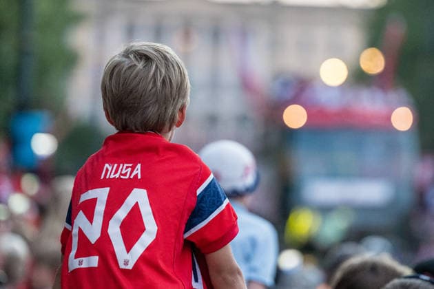 260713 A fan of Norway at a team reception during day 33 of the FIFA World Cup, WM, Weltmeisterschaft, Fussball 2026 on July 13, 2026 in Oslo. Photo: Marius Nordnes BILDBYRAN COP 185 VG0993 bbeng fotball football soccer fotboll fifa world cup vm fotball-vm vm 2026 norge norway team reception publik *** July 13, 2026: A Norway fan at a team reception on Day 33 of the 2026 FIFA World Cup on July 13, 2026 in Oslo. Photo by Marius Nordnes. BILDBYRAN COP 185 VG0993 bbeng soccer football fotboll FIFA World Cup World Cup 2026 Norway team reception audience  Copyright: MARIUSxNORDNES BB260713BB356