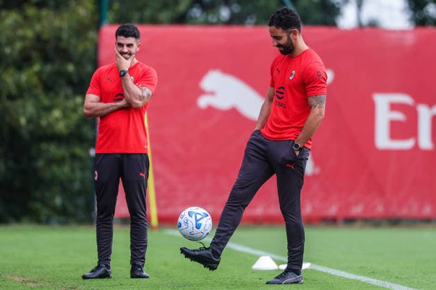 AC Milan 2026 27 - Training Session - 13 07 2026 Ruben Amorim Head Coach of AC Milan looks on during Training Session AC Milan 2026 27 at Milanello in Milan, Italy *** AC Milan 2026-27 Training Session, July 13, 2026: Ruben Amorim, head coach of AC Milan, watches during the AC Milan 2026-27 training session at Milanello in Milan, Italy Copyright: xBEAUTIFULxSPORTS Carabellix