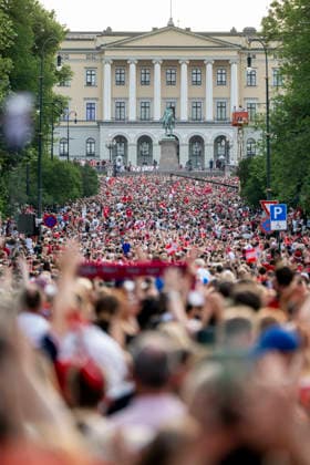 260713 Fans of Norway at a team reception during day 33 of the FIFA World Cup, WM, Weltmeisterschaft, Fussball 2026 on July 13, 2026 in Oslo. Photo: Jon Olav Nesvold BILDBYRAN COP 217 VG0993 football fifa world cup 2026 day 33 norway team reception bbeng publik *** July 13, 2026: Fans of Norway at a team reception on day 33 of the 2026 FIFA World Cup, 2026 in Oslo. Photo by Jon Olav Nesvold, BILDBYRAN COP 217 VG0993: soccer, FIFA World Cup 2026, Day 33, Norway, team reception, BBENG, audience  Copyright: JONxOLAVxNESVOLD BB260713JE002