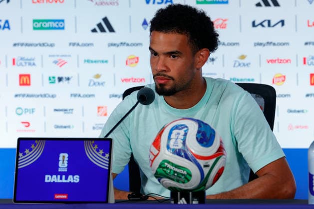 July 13, 2026, Arlington, Texas, USA: France midfielder WARREN ZAIRE-EMERY (18) speaks to members of the media during a press conference, PK, Pressekonferenz at Dallas Stadium ahead of their semifinal match against France at the 2026 FIFA World Cup, WM, Weltmeisterschaft, Fussball Arlington USA - ZUMAa325 20260713_zsa_a325_002 Copyright: xDavidxBalleringxIix