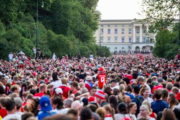 260713 Fans of Norway at a team reception during day 33 of the FIFA World Cup, WM, Weltmeisterschaft, Fussball 2026 on July 13, 2026 in Oslo. Photo: Jon Olav Nesvold BILDBYRAN COP 217 VG0993 football fifa world cup 2026 day 33 norway team reception bbeng publik *** July 13, 2026: Fans of Norway at a team reception on day 33 of the 2026 FIFA World Cup, 2026 in Oslo. Photo by Jon Olav Nesvold, BILDBYRAN COP 217 VG0993: soccer, FIFA World Cup 2026, Day 33, Norway, team reception, BBENG, audience  Copyright: JONxOLAVxNESVOLD BB260713JE013