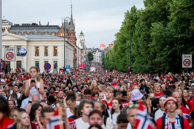 260713 Fans of Norway at a team reception during day 33 of the FIFA World Cup, WM, Weltmeisterschaft, Fussball 2026 on July 13, 2026 in Oslo. Photo: Jon Olav Nesvold BILDBYRAN COP 217 VG0993 football fifa world cup 2026 day 33 norway team reception bbeng publik *** July 13, 2026: Fans of Norway at a team reception on day 33 of the 2026 FIFA World Cup, 2026 in Oslo. Photo by Jon Olav Nesvold, BILDBYRAN COP 217 VG0993: soccer, FIFA World Cup 2026, Day 33, Norway, team reception, BBENG, audience  Copyright: JONxOLAVxNESVOLD BB260713JE023