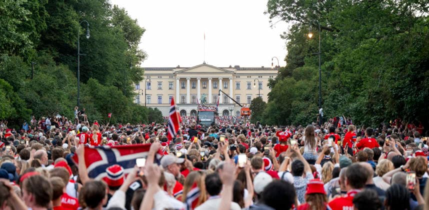 260713 Fans of Norway at a team reception during day 33 of the FIFA World Cup, WM, Weltmeisterschaft, Fussball 2026 on July 13, 2026 in Oslo. Photo: Jon Olav Nesvold BILDBYRAN COP 217 VG0993 football fifa world cup 2026 day 33 norway team reception bbeng publik *** July 13, 2026: Fans of Norway at a team reception on day 33 of the 2026 FIFA World Cup, 2026 in Oslo. Photo by Jon Olav Nesvold, BILDBYRAN COP 217 VG0993: soccer, FIFA World Cup 2026, Day 33, Norway, team reception, BBENG, audience  Copyright: JONxOLAVxNESVOLD BB260713JE026