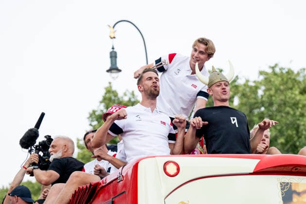 260713 Kristoffer Ajer, Kristian Thorstvedt and Julian Ryerson of Norway at a team reception during day 33 of the FIFA World Cup, WM, Weltmeisterschaft, Fussball 2026 on July 13, 2026 in Oslo. Photo: Jon Olav Nesvold BILDBYRAN COP 217 VG0993 football fifa world cup 2026 day 33 norway team reception bbeng *** July 13, 2026: Kristoffer Ajer, Kristian Thorstvedt, and Julian Ryerson of Norway at a team reception on day 33 of the 2026 FIFA World Cup on July 13, 2026 in Oslo. Photo by Jon Olav Nesvold, BILDBYRAN COP 217 VG0993: soccer, FIFA World Cup 2026, Day 33, Norway, team reception, bbeng  Copyright: JONxOLAVxNESVOLD BB260713JE039