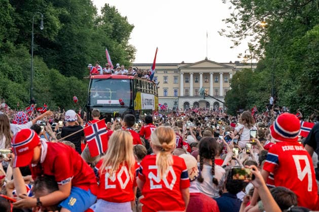 260713 Fans of Norway at a team reception during day 33 of the FIFA World Cup, WM, Weltmeisterschaft, Fussball 2026 on July 13, 2026 in Oslo. Photo: Jon Olav Nesvold BILDBYRAN COP 217 VG0993 football fifa world cup 2026 day 33 norway team reception bbeng publik *** July 13, 2026: Fans of Norway at a team reception on day 33 of the 2026 FIFA World Cup, 2026 in Oslo. Photo by Jon Olav Nesvold, BILDBYRAN COP 217 VG0993: soccer, FIFA World Cup 2026, Day 33, Norway, team reception, BBENG, audience  Copyright: JONxOLAVxNESVOLD BB260713JE029