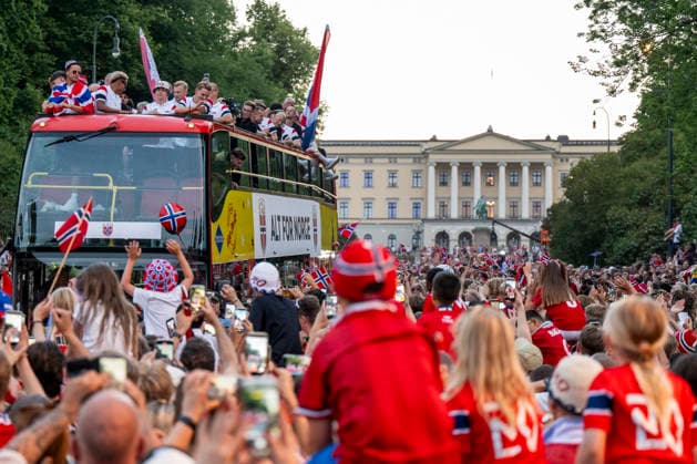 260713 Fans of Norway at a team reception during day 33 of the FIFA World Cup, WM, Weltmeisterschaft, Fussball 2026 on July 13, 2026 in Oslo. Photo: Jon Olav Nesvold BILDBYRAN COP 217 VG0993 football fifa world cup 2026 day 33 norway team reception bbeng publik *** July 13, 2026: Fans of Norway at a team reception on day 33 of the 2026 FIFA World Cup, 2026 in Oslo. Photo by Jon Olav Nesvold, BILDBYRAN COP 217 VG0993: soccer, FIFA World Cup 2026, Day 33, Norway, team reception, BBENG, audience  Copyright: JONxOLAVxNESVOLD BB260713JE030