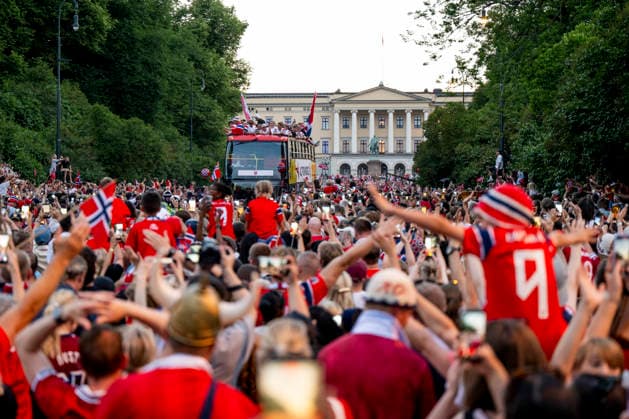 260713 Fans of Norway at a team reception during day 33 of the FIFA World Cup, WM, Weltmeisterschaft, Fussball 2026 on July 13, 2026 in Oslo. Photo: Jon Olav Nesvold BILDBYRAN COP 217 VG0993 football fifa world cup 2026 day 33 norway team reception bbeng publik *** July 13, 2026: Fans of Norway at a team reception on day 33 of the 2026 FIFA World Cup, 2026 in Oslo. Photo by Jon Olav Nesvold, BILDBYRAN COP 217 VG0993: soccer, FIFA World Cup 2026, Day 33, Norway, team reception, BBENG, audience  Copyright: JONxOLAVxNESVOLD BB260713JE033