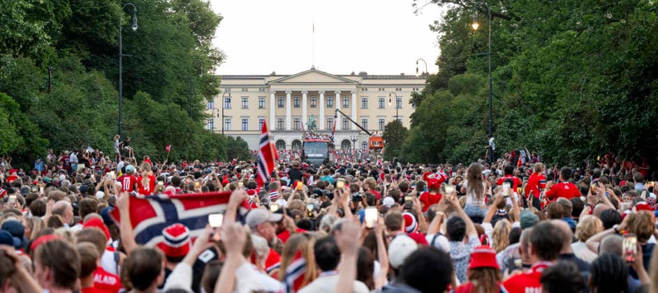 260713 Fans of Norway at a team reception during day 33 of the FIFA World Cup, WM, Weltmeisterschaft, Fussball 2026 on July 13, 2026 in Oslo. Photo: Jon Olav Nesvold BILDBYRAN COP 217 VG0993 football fifa world cup 2026 day 33 norway team reception bbeng publik *** July 13, 2026: Fans of Norway at a team reception on day 33 of the 2026 FIFA World Cup, 2026 in Oslo. Photo by Jon Olav Nesvold, BILDBYRAN COP 217 VG0993: soccer, FIFA World Cup 2026, Day 33, Norway, team reception, BBENG, audience  Copyright: JONxOLAVxNESVOLD BB260713JE043