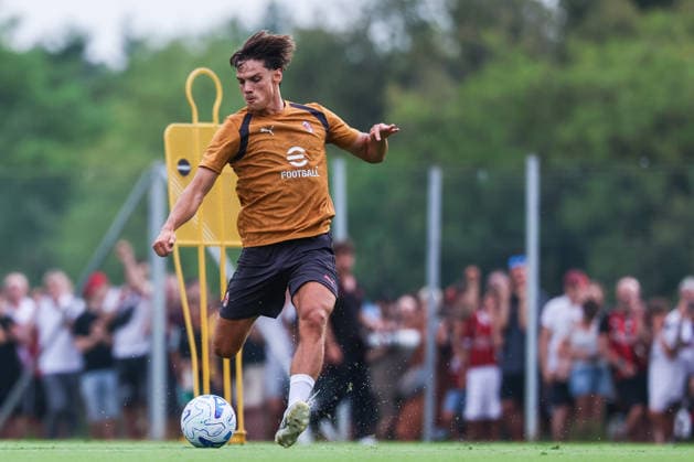 IPA86660837 - Samuel Ricci of AC Milan in action during the AC Milan 2026 27 training session at Milanello in Milan, Italy  Copyright: xFabrizioxCarabelli IPAxSportx xx 86660837