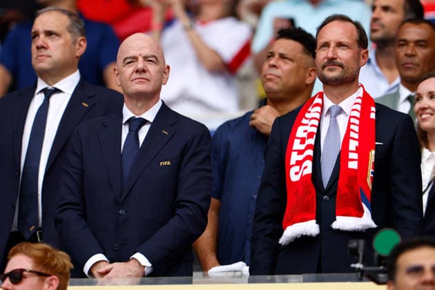 Norway v England: Quarter Final - FIFA World Cup, WM, Weltmeisterschaft, Fussball 2026 Gianni Infantino, President of FIFA and Haakon, Crown Prince of Norway in the stand before the FIFA World Cup 2026 Quarter Final match between Norway and England at Miami Stadium on July 11, 2026 in Miami Gardens, United States. Miami Gardens Miami Stadium FL United States Copyright: xAllstarxPicturexLibraryxLtdx