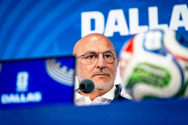 DALLAS - Spain s national coach Luis De La Fuente during the 2026 World Cup, Spain MD-1 press conference, PK, Pressekonferenz at AT&T Stadium on July 13, 2026, in Dallas, United States. (Photo by Stefan Koops EYE4IMAGES DeFodi Images) - *** DALLAS: Spain s national team coach, Luis De La Fuente, during the 2026 World Cup, Spain Match Day 1 press conference at AT&T Stadium on July 13, 2026, in Dallas, United States. Photo by Stefan Koops, EYE4IMAGES, DeFodi Images