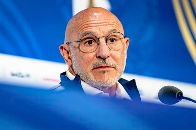 DALLAS - Spain s national coach Luis De La Fuente during the 2026 World Cup, Spain MD-1 press conference, PK, Pressekonferenz at AT&T Stadium on July 13, 2026, in Dallas, United States. (Photo by Stefan Koops EYE4IMAGES DeFodi Images) - *** DALLAS: Spain s national team coach, Luis De La Fuente, during the 2026 World Cup, Spain Match Day 1 press conference at AT&T Stadium on July 13, 2026, in Dallas, United States. Photo by Stefan Koops, EYE4IMAGES, DeFodi Images