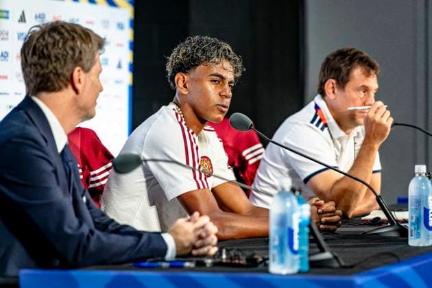 DALLAS - Lamine Yamal of Spain during the 2026 World Cup, Spain MD-1 press conference, PK, Pressekonferenz at AT&T Stadium on July 13, 2026 in Dallas, United States. (Photo by Stefan Koops EYE4IMAGES DeFodi Images) - *** DALLAS: Lamine Yamal of Spain during the 2026 World Cup, Spain Matchday 1 press conference at AT&T Stadium on July 13, 2026, in Dallas, United States. Photo by Stefan Koops, EYE4IMAGES, DeFodi Images