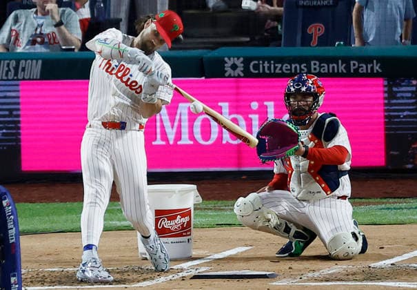 Philadelphia Phillies Bryce Harper competes in the first round of the 2026 MLB, Baseball Herren, USA Home Run Derby at Citizens Bank Park in Philadelphia, Pennsylvania, on Monday, July 13, 2026.  PHI20260713931 LAURENCExKESTERSON