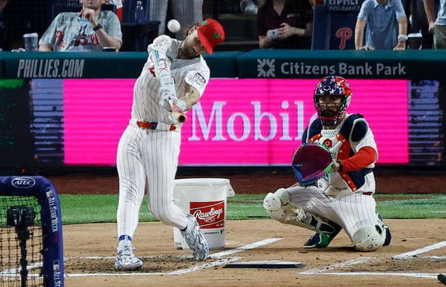 Philadelphia Phillies Bryce Harper competes in the first round of the 2026 MLB, Baseball Herren, USA Home Run Derby at Citizens Bank Park in Philadelphia, Pennsylvania, on Monday, July 13, 2026.  PHI20260713932 LAURENCExKESTERSON