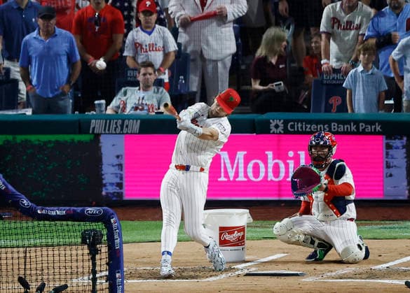 Philadelphia Phillies Bryce Harper competes in the first round of the 2026 MLB, Baseball Herren, USA Home Run Derby at Citizens Bank Park in Philadelphia, Pennsylvania, on Monday, July 13, 2026.  PHI20260713933 LAURENCExKESTERSON