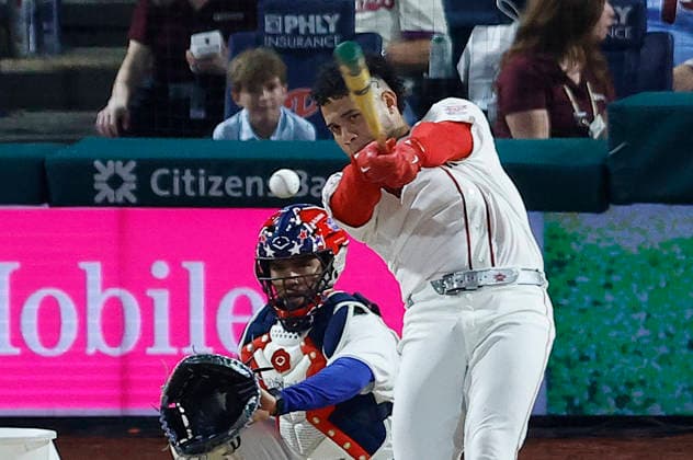 Boston Red Sox Willson Contrereas competes in the semi-final round of the 2026 MLB, Baseball Herren, USA Home Run Derby at Citizens Bank Park in Philadelphia, Pennsylvania, on Monday, July 13, 2026.  PHI20260713939 LAURENCExKESTERSON