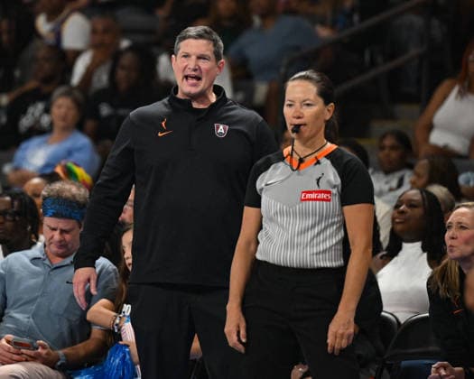 COLLEGE PARK, GA - JULY 13: Atlanta head coach Karl Smesko reacts during the WNBA, Basketball Damen, USA game between the Los Angeles Sparks and the Atlanta Dream on July 13th, 2026 at Gateway Center Arena in College Park, GA. (Photo by Rich von Biberstein Icon Sportswire) WNBA: JUL 13 Los Angeles Sparks at Atlanta Dream EDITORIAL USE ONLY Icon260713031