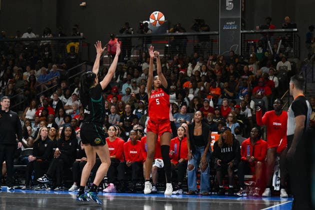 COLLEGE PARK, GA - JULY 13: Atlanta forward Angel Reese (5) shoots a three-pointer during the WNBA, Basketball Damen, USA game between the Los Angeles Sparks and the Atlanta Dream on July 13th, 2026 at Gateway Center Arena in College Park, GA. (Photo by Rich von Biberstein Icon Sportswire) WNBA: JUL 13 Los Angeles Sparks at Atlanta Dream EDITORIAL USE ONLY Icon260713039