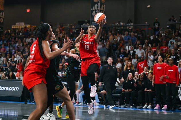 COLLEGE PARK, GA - JULY 13: Atlanta guard Allisha Gray (15) drives to the basket during the WNBA, Basketball Damen, USA game between the Los Angeles Sparks and the Atlanta Dream on July 13th, 2026 at Gateway Center Arena in College Park, GA. (Photo by Rich von Biberstein Icon Sportswire) WNBA: JUL 13 Los Angeles Sparks at Atlanta Dream EDITORIAL USE ONLY Icon260713043