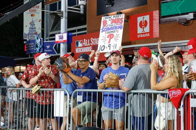 2026 Major League Baseball All Star game Fans celebrate Philadelphia Phillies Kyle Schwarber during the final round of the 2026 Major League Baseball All-Star Home Run Derby at Citizens Bank Park in Philadelphia, Pennsylvania, USA, 13 July 2026. Schwarber finished second behind St. Louis Cardinals Jordan Walker. PHILADELPHIA PENNSYLVANIA USA  Copyright: xSTEVENxM.xFALKx