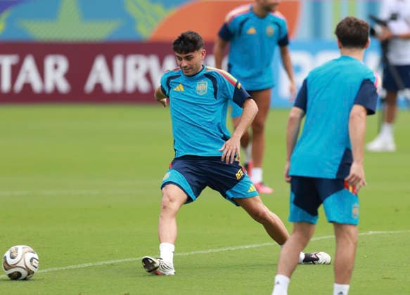 (260714) -- DALLAS, July 14, 2026 -- Pedri of Spain attends a training session ahead of the semi-final match between France and Spain at the 2026 FIFA World Cup, WM, Weltmeisterschaft, Fussball in Dallas, the United States, on July 13, 2026. ) (SP)U.S.-DALLAS-FIFA WORLD CUP-TEAM SPAIN-TRAINING HuxXingyu 