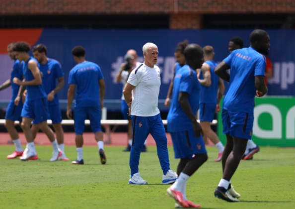 (260714) -- DALLAS, July 14, 2026 -- Didier Deschamps, head coach of France, is seen during a training session ahead of the semi-final match between France and Spain at the 2026 FIFA World Cup, WM, Weltmeisterschaft, Fussball in Dallas, the United States, on July 13, 2026. ) (SP)U.S.-DALLAS-FIFA WORLD CUP-TEAM FRANCE-TRAINING HuxXingyu 