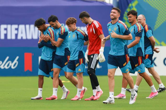 (260714) -- DALLAS, July 14, 2026 -- Players of Spain are seen before a training session ahead of the semi-final match between France and Spain at the 2026 FIFA World Cup, WM, Weltmeisterschaft, Fussball in Dallas, the United States, on July 13, 2026. ) (SP)U.S.-DALLAS-FIFA WORLD CUP-TEAM SPAIN-TRAINING HuxXingyu 
