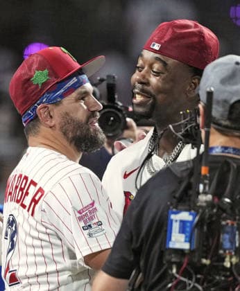 Baseball: MLB, Baseball Herren, USA All-Star Home Run Derby Jordan Walker (R) of the St. Louis Cardinals and Kyle Schwarber of the Philadelphia Phillies are pictured after they competed in the MLB All-Star Home Run Derby on July 13, 2026, at Citizens Bank Park in Philadelphia.  A14AA0005623030P