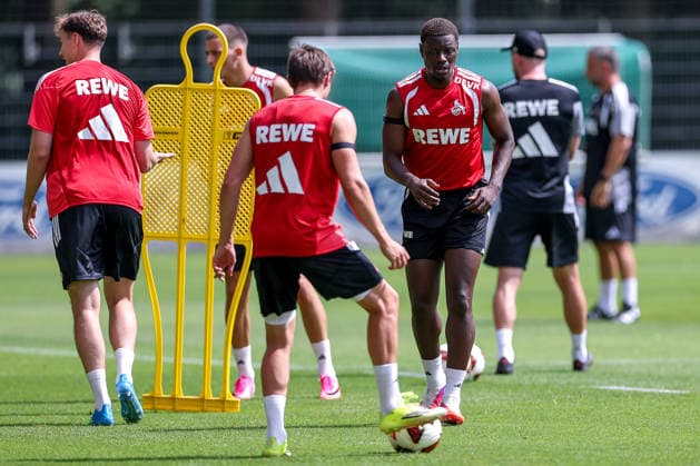 13.07.2026, Fußball, Trainingsauftakt 1.FC Köln, 1. Fußball Bundesliga, Geißbockheim, Saison 2026 2027: Ragnar Ache (1FC Koeln 09) beim ersten Training der neuen Saison 26 27 DFB regulations prohibit any use of photographs as image sequences and or quasi-video. Nordrhein-Westfalen Deutschland *** July 13, 2026, Soccer, 1. FC Köln s first training session, 1 Bundesliga, Geißbockheim, 2026–2027 season: Ragnar Ache, 1. FC Köln 09, at the first training session of the new 2026–2027 season. DFB regulations prohibit any use of photographs as image sequences and or quasi-video. North Rhine-Westphalia, Germany